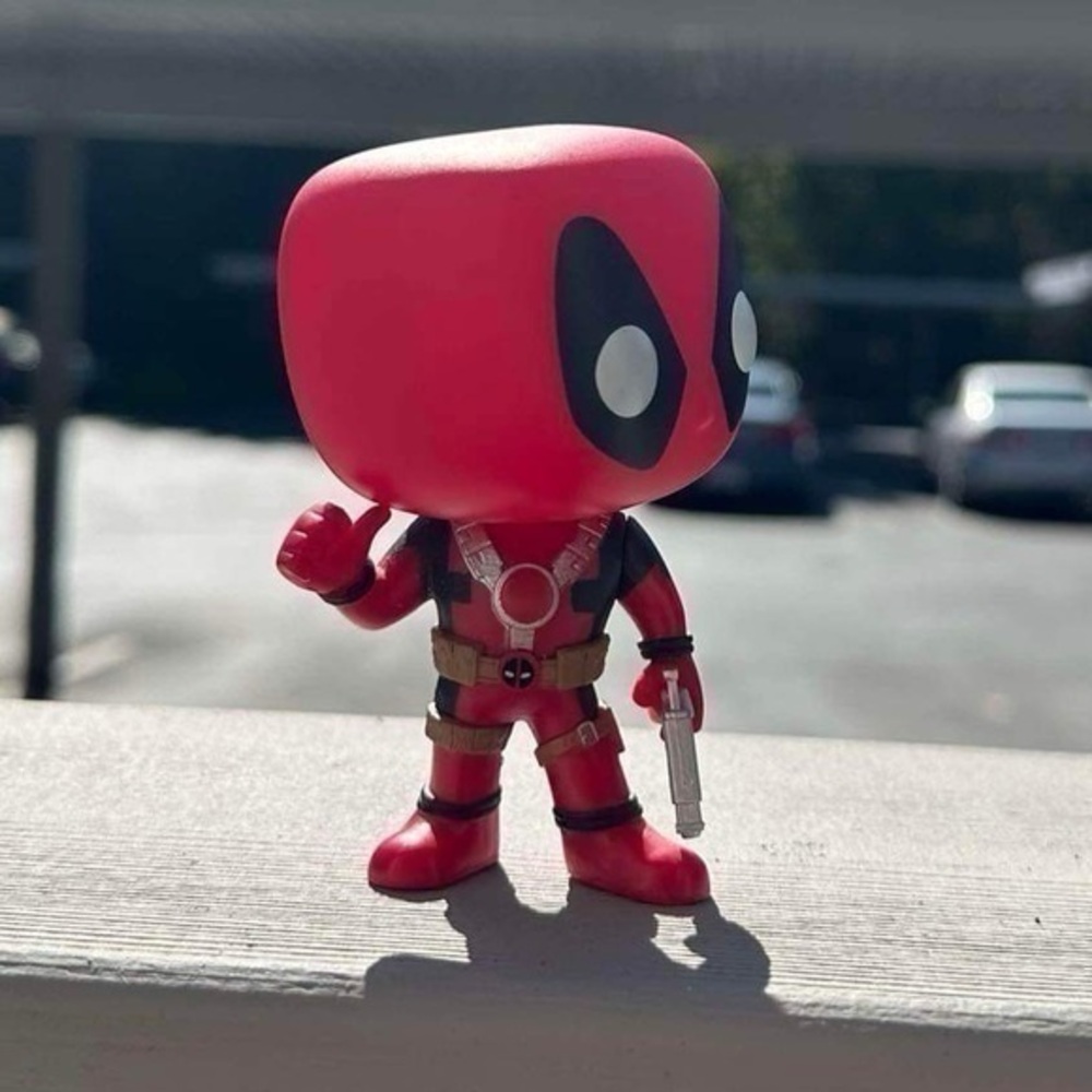 5/$25 Deadpool Thumbs Up Funko Pop Vinyl Figure #112